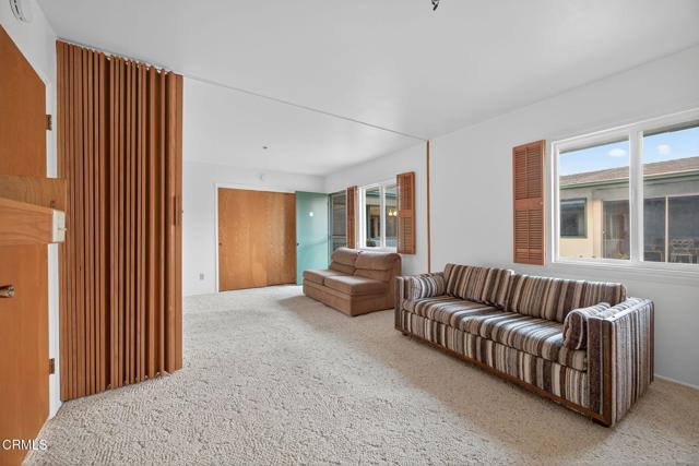 640 Fernwood Drive, Oxnard CA: https://media.crmls.org/mediaz/904d87dd-8656-4d9e-85ce-0a7bb0a0f4d7.jpg