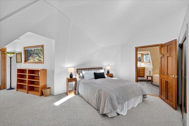 5224 Twin Falls Road, Morgan Hill CA: https://media.crmls.org/mediaz/904d906e-01ab-4605-9802-509d39254636.jpg