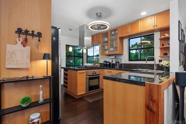 860 Nardo Road, Encinitas CA: https://media.crmls.org/mediaz/904e61c8-a2de-4f58-afa8-846491a43b46.jpg