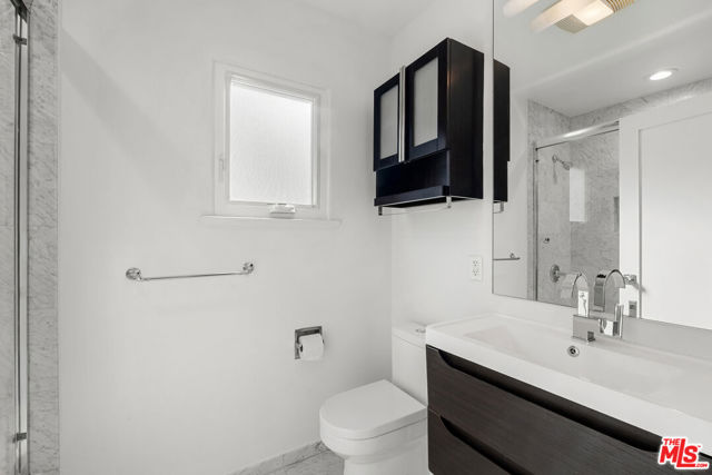 838 Hilldale, West Hollywood CA: https://media.crmls.org/mediaz/904e7cb1-482f-4dd9-8bc9-9f8d4465f79b.jpg