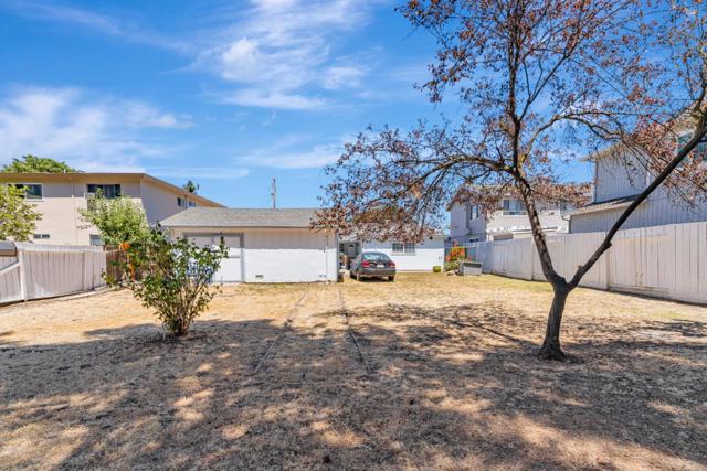 130 Cypress Street, Redwood City CA: https://media.crmls.org/mediaz/904e8c70-f4a8-4988-9558-c96d8fb52565.jpg
