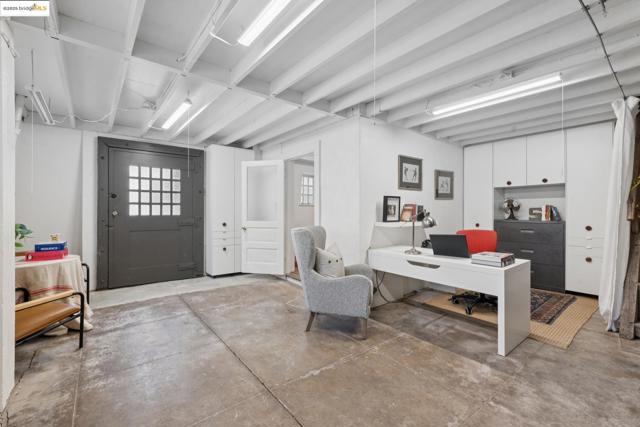 305 The Uplands, Berkeley CA: https://media.crmls.org/mediaz/904efa96-67e9-498f-9216-08e7977ac81f.jpg