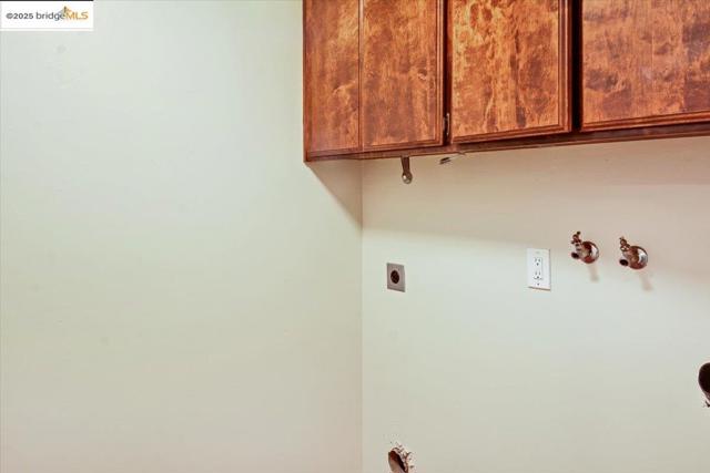 1610 Lawrence Rd, Danville CA: https://media.crmls.org/mediaz/904f4707-5f89-48ef-a901-db411045bebc.jpg