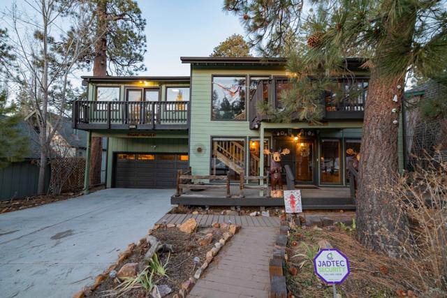39470 Lake Dr, Big Bear CA: https://media.crmls.org/mediaz/904faf66-3115-48db-8f16-dee0aae561af.jpg