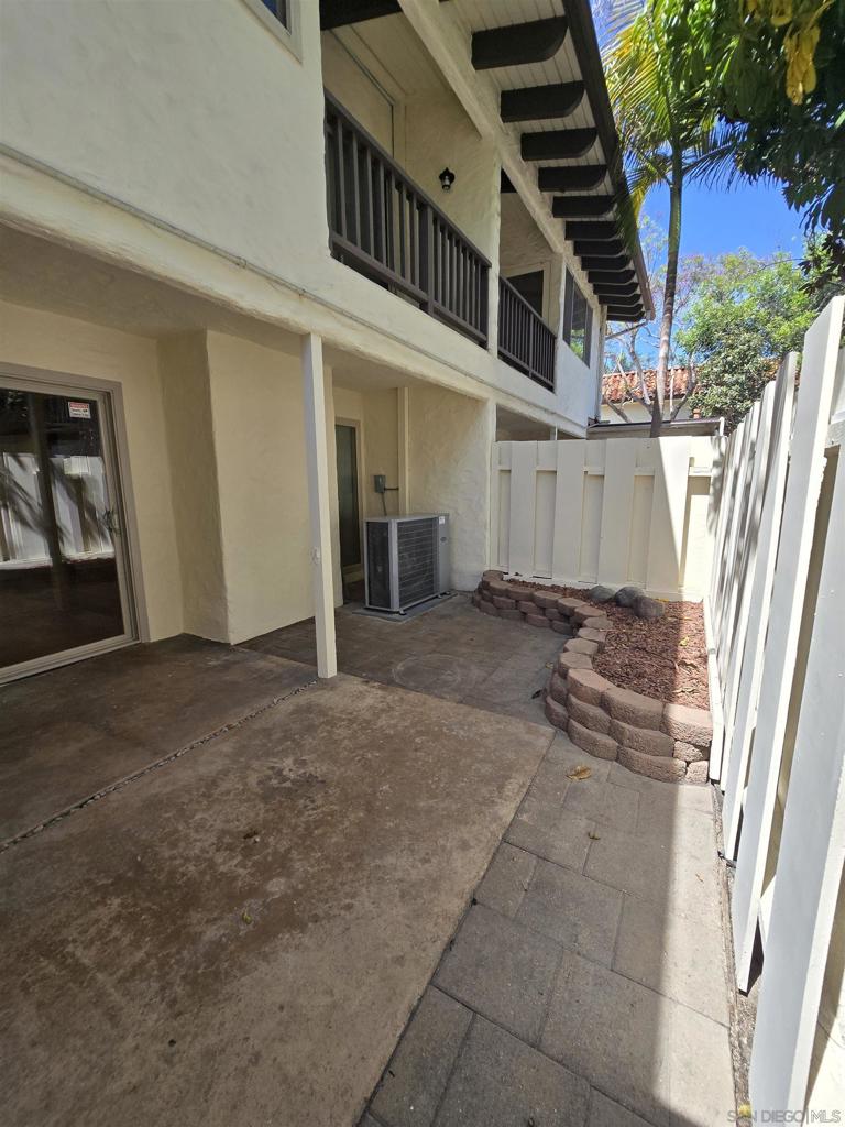 4044 Loma Riviera Cir - photo 16