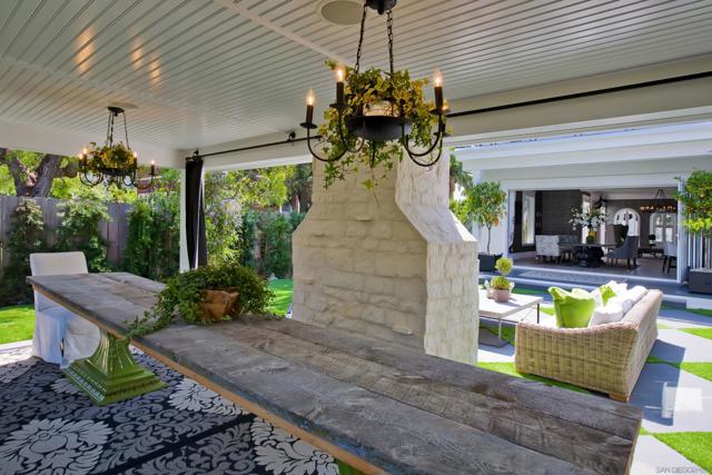 1105 F Avenue, Coronado CA: https://media.crmls.org/mediaz/90505dfb-2ab6-41a5-bb1f-b1799b75734d.jpg
