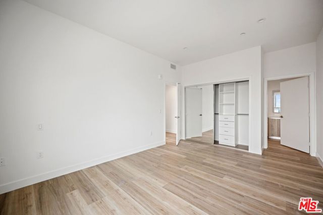 11668 Darlington Avenue, Los Angeles CA: https://media.crmls.org/mediaz/905066c3-473c-4f5d-9a98-d125fc9efc13.jpg