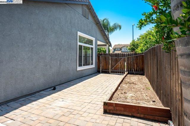 2315 Sabrina Way, Tracy CA: https://media.crmls.org/mediaz/9050c1e4-ab0b-4903-8396-12fb7d3799af.jpg