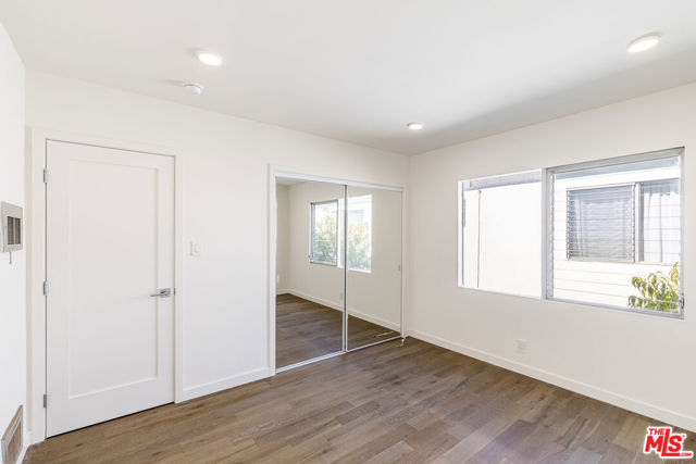 1026 6th Street, Santa Monica CA: https://media.crmls.org/mediaz/9051325d-93f8-4a63-b4b7-b3a07ce151f1.jpg
