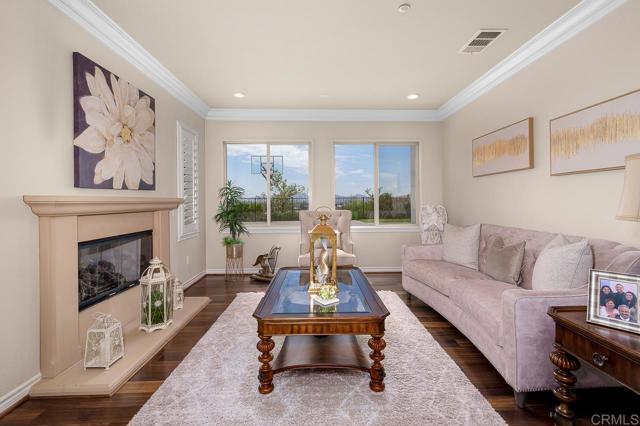 1863 Camino Mojave, Chula Vista CA: https://media.crmls.org/mediaz/90515693-1ee3-4c6c-8317-70d4040292f3.jpg