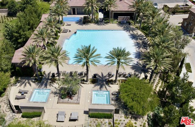 20659 W Beech Circle, Porter Ranch CA: https://media.crmls.org/mediaz/905264db-101e-42c4-8825-6a3fb69c7619.jpg