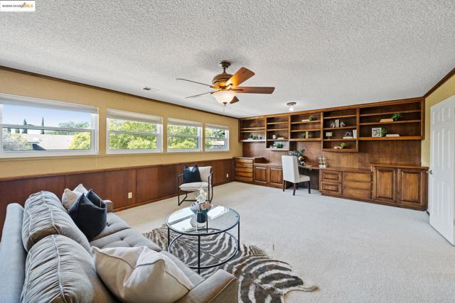 Image 46 of 60 For 921 Rock Canyon Cir