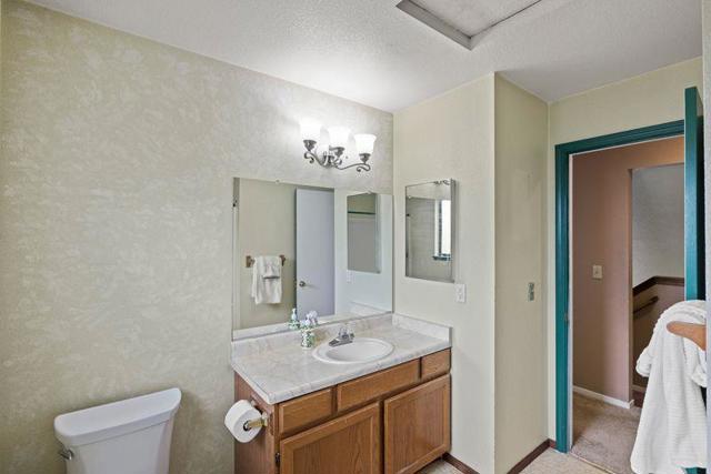 126 Cypress Lakes Court, Marina CA: https://media.crmls.org/mediaz/9053ea5f-c713-4a3d-92a9-823d1c03ef0d.jpg