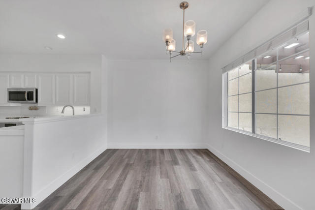 237 Camino Toluca, Camarillo CA: https://media.crmls.org/mediaz/90545bf9-2018-4f28-bcc0-36404b1365da.jpg