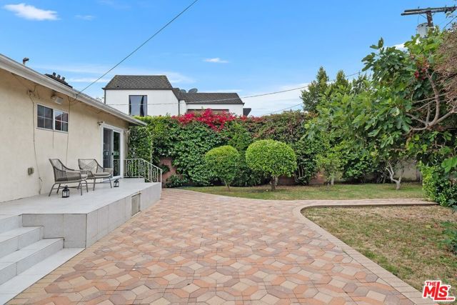 465 N Kilkea Drive, Los Angeles CA: https://media.crmls.org/mediaz/9054be8b-93a0-4172-bed7-bc7bde7155b3.jpg