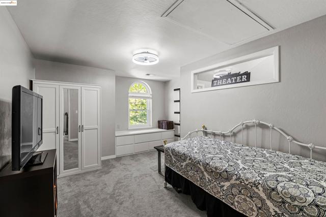 1600 Eden Plains Rd, Brentwood CA: https://media.crmls.org/mediaz/9054e7e3-4cc3-4633-acf2-efc0a83de624.jpg