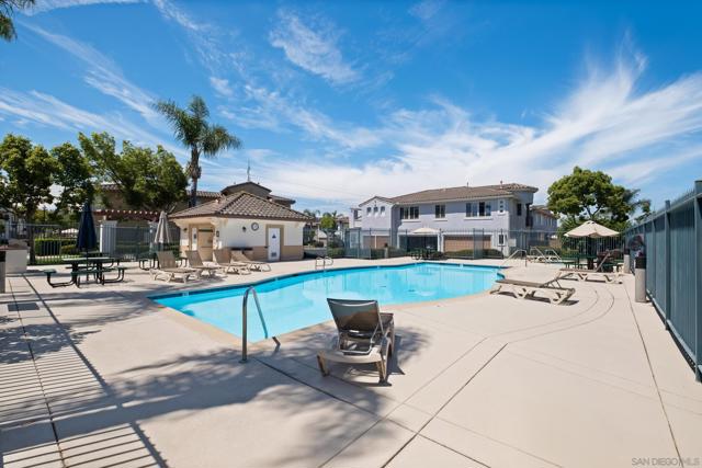 10960 Ivy Hill Dr, San Diego CA: https://media.crmls.org/mediaz/90555ac8-92c7-4bff-a29c-d4a913f5df8a.jpg