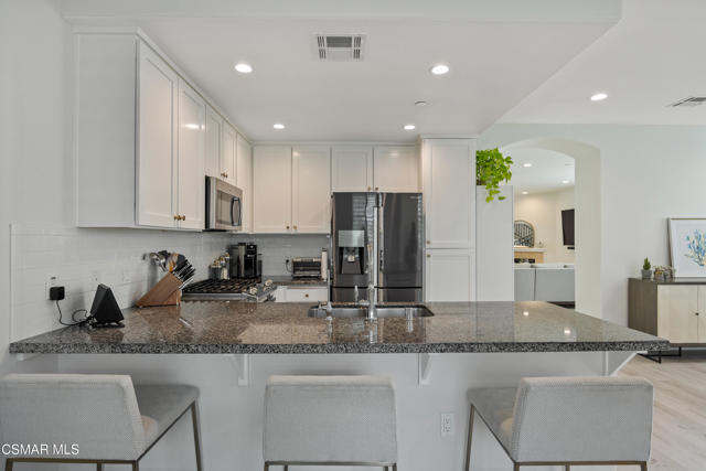 349 Newbury Vista Lane, Newbury Park CA: https://media.crmls.org/mediaz/9055799f-0efc-49e9-9728-2eef05ee5537.jpg