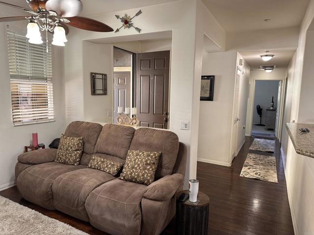 Detail Gallery Image 3 of 11 For 95 via Sovana, Santee,  CA 92071 - 2 Beds | 2 Baths