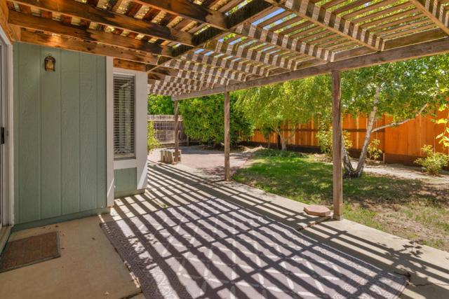 309 Windsor Court, King City CA: https://media.crmls.org/mediaz/905607a8-1aa6-4cb2-b198-00a2a767d027.jpg