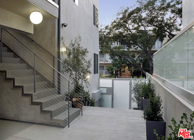 1418 N Poinsettia Place, Los Angeles CA: https://media.crmls.org/mediaz/90570f9c-e243-4d59-a38c-46c6ce0809f9.jpg
