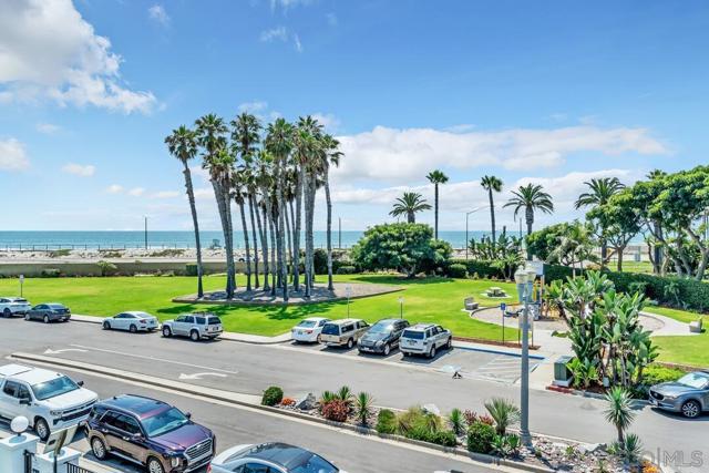 24 Montego Court, Coronado CA: https://media.crmls.org/mediaz/90571ff8-01fc-4b70-a990-edc03d1cb0f5.jpg