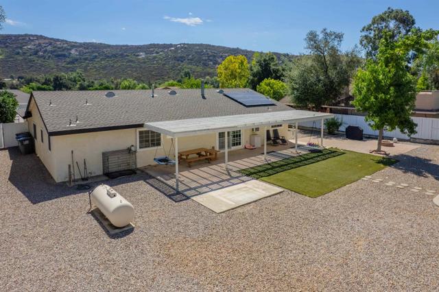 Detail Gallery Image 21 of 37 For 24010 Del Amo Rd, Ramona,  CA 92065 - 3 Beds | 2 Baths