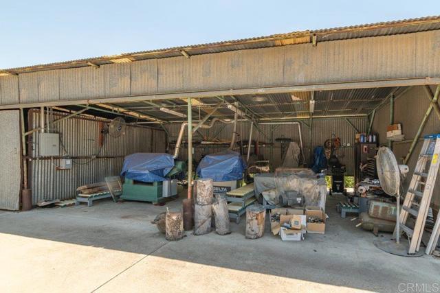 3137 E Valley Parkway, Escondido CA: https://media.crmls.org/mediaz/9058062b-fcd2-4f5b-ae3b-97197e294b04.jpg