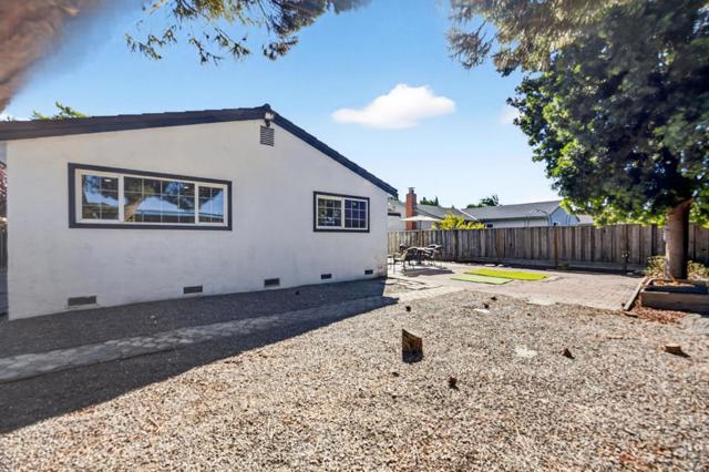 625 Kiowa Circle, San Jose CA: https://media.crmls.org/mediaz/9059670f-f5da-4cba-88d6-8276a2c2c07e.jpg