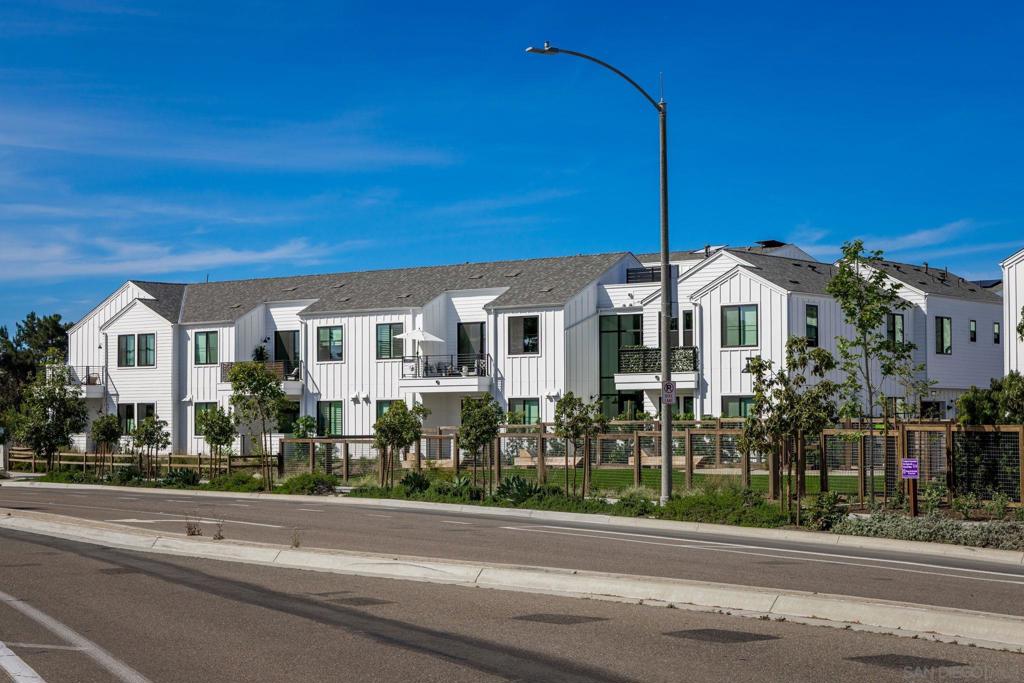 1107 Catania Court #208