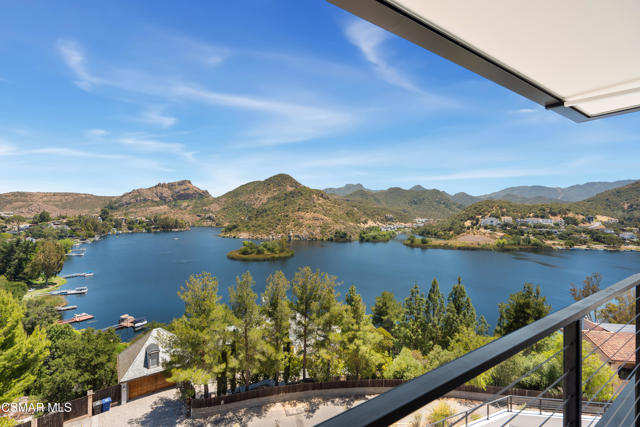 461 Lake Sherwood Drive, Lake Sherwood CA: https://media.crmls.org/mediaz/905a5c70-db9b-42f2-b5a4-f3652bd1e6ee.jpg