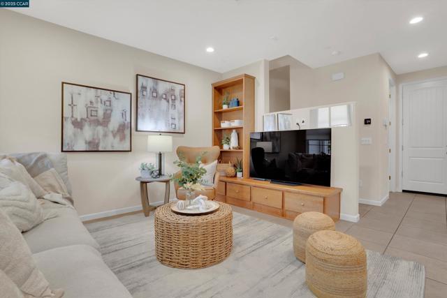 1734 Catalina Ct, Livermore CA: https://media.crmls.org/mediaz/905b454a-92ea-4c78-bd84-d211462d79fa.jpg