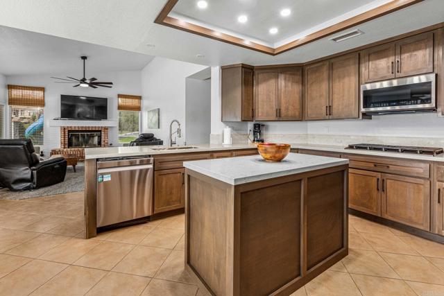 Detail Gallery Image 8 of 45 For 2647 Collado Corte, Alpine,  CA 91901 - 4 Beds | 2/1 Baths
