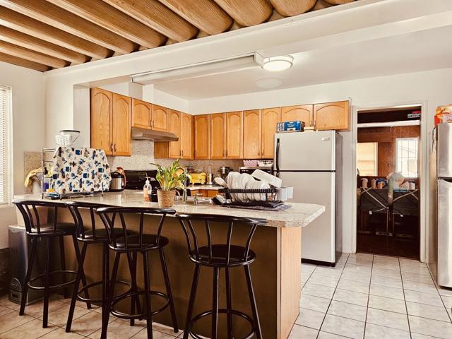 Detail Gallery Image 6 of 29 For 3333 Delta Ave, Long Beach,  CA 90810 - 4 Beds | 3 Baths