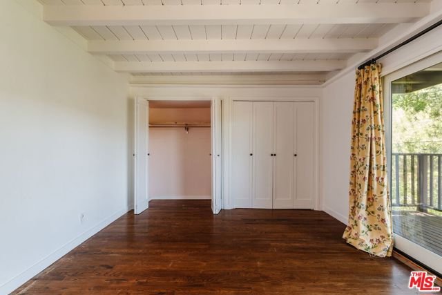 2344 Sunset Heights Drive, Los Angeles CA: https://media.crmls.org/mediaz/905cc2de-5e82-47b0-abb7-4d91c9fa7e76.jpg