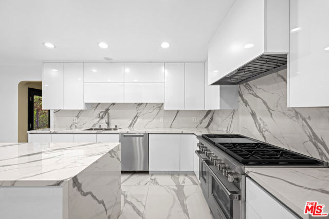 17449 Sumiya Drive, Encino CA: https://media.crmls.org/mediaz/905d9184-ca32-43a3-b6d7-26867b20d03b.jpg