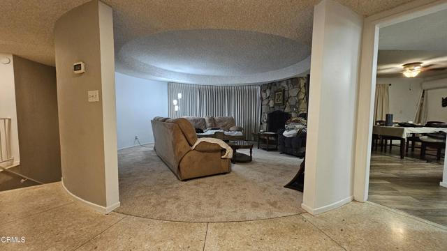 Detail Gallery Image 15 of 43 For 2786 Kennington Dr, Glendale,  CA 91206 - 4 Beds | 3 Baths