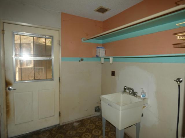 9428 Eucalyptus Street, Spring Valley CA: https://media.crmls.org/mediaz/905e8713-4eb1-4d28-9550-da72eaa03f28.jpg