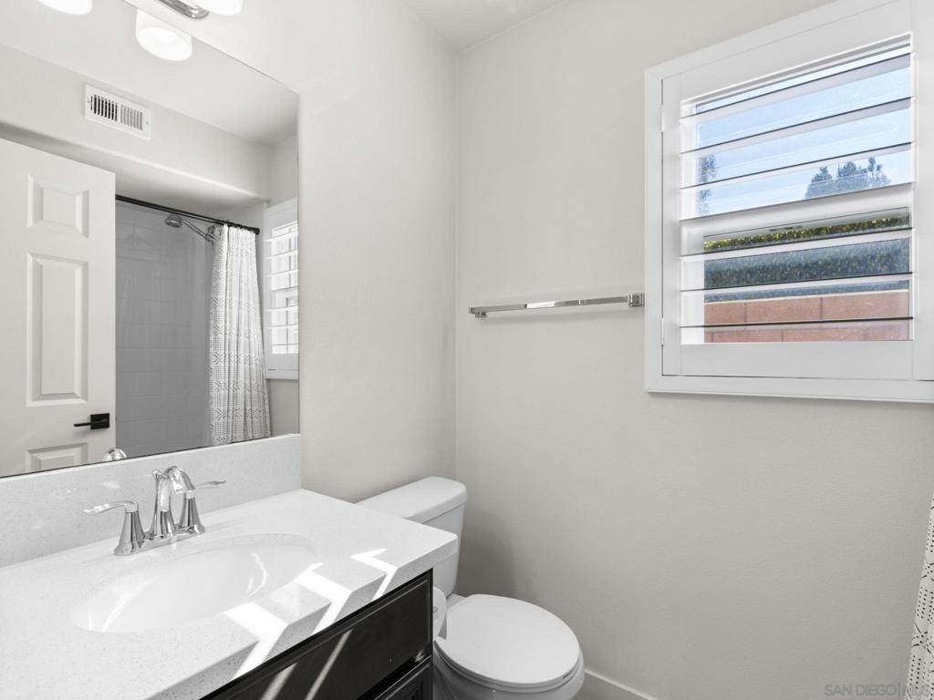 https://media.crmls.org/mediaz/905ebb06-55a5-4c2c-b5a0-c3740ac516b4.jpg?preset=X-Large