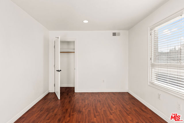 2667 Menlo Avenue, Los Angeles CA: https://media.crmls.org/mediaz/905f8050-e96a-4a26-83f9-70b1934351fa.jpg