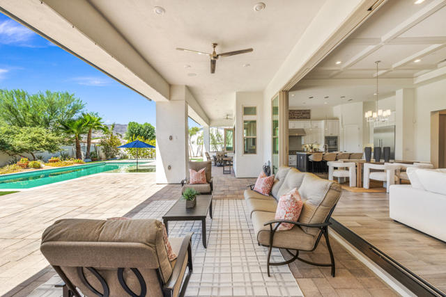 81350 Merv Griffin Way, La Quinta CA: https://media.crmls.org/mediaz/9060296a-3bc0-49a7-99cc-ef48ef77c701.jpg