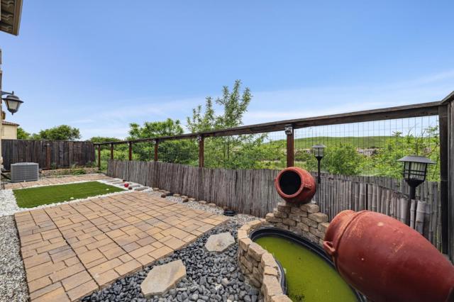 6052 Alpine Blue Drive, San Ramon CA: https://media.crmls.org/mediaz/90603e4a-ed83-4bbf-a1b7-97be91dd4cd3.jpg