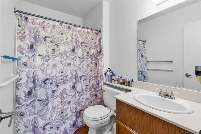 341 Paraiso Ave, Spring Valley CA: https://media.crmls.org/mediaz/90605f02-dbfe-4dba-81b7-ee944c10566e.jpg