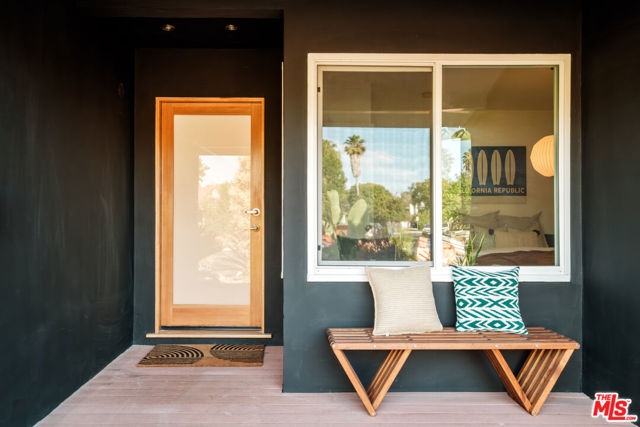 3625 Berryman Avenue, Los Angeles CA: https://media.crmls.org/mediaz/906090ca-fedd-4d52-93fd-85654a6a5db2.jpg