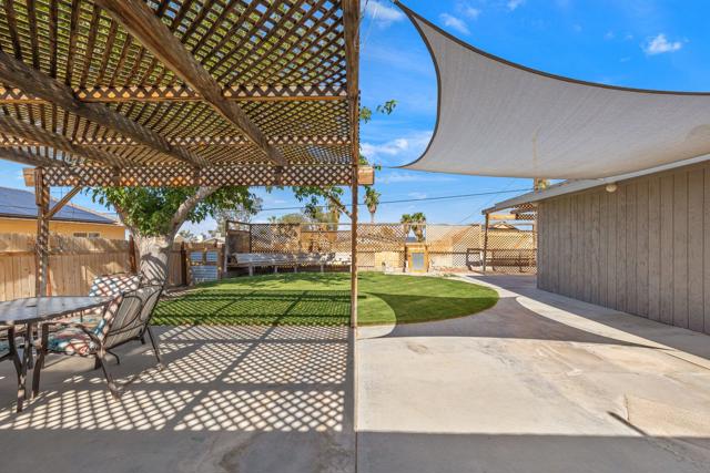 5343 Encelia Drive, 29 Palms CA: https://media.crmls.org/mediaz/9060ff23-25fc-48b6-9c74-37cae44e4a92.jpg