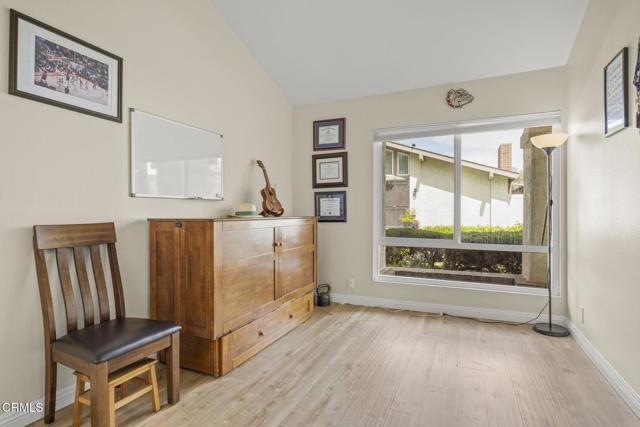 658 Holly Avenue, Oxnard CA: https://media.crmls.org/mediaz/90612e53-2dcd-4364-a5ca-719bdbfd3863.jpg