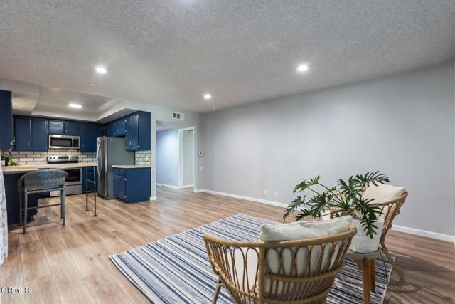 385 Cliff Drive, Pasadena CA: https://media.crmls.org/mediaz/906148fa-125c-48a0-807e-7e1ae467e7bf.jpg