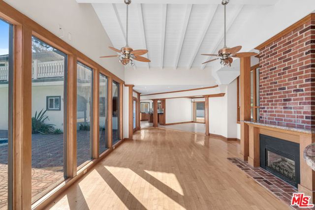 3200 Oakley Drive, Los Angeles CA: https://media.crmls.org/mediaz/9061abec-7dce-4404-b3f3-9387306fe04a.jpg