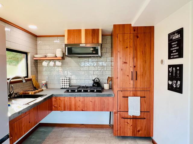 518 Container Way, Boulder Creek CA: https://media.crmls.org/mediaz/9061fdc3-da6a-4280-b366-89ea49d5fe6e.jpg