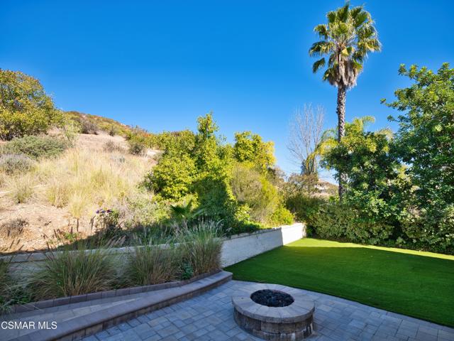 2461 Kirsten Lee Drive, Westlake Village CA: https://media.crmls.org/mediaz/90622582-8cda-480a-849e-7f878bfe7857.jpg